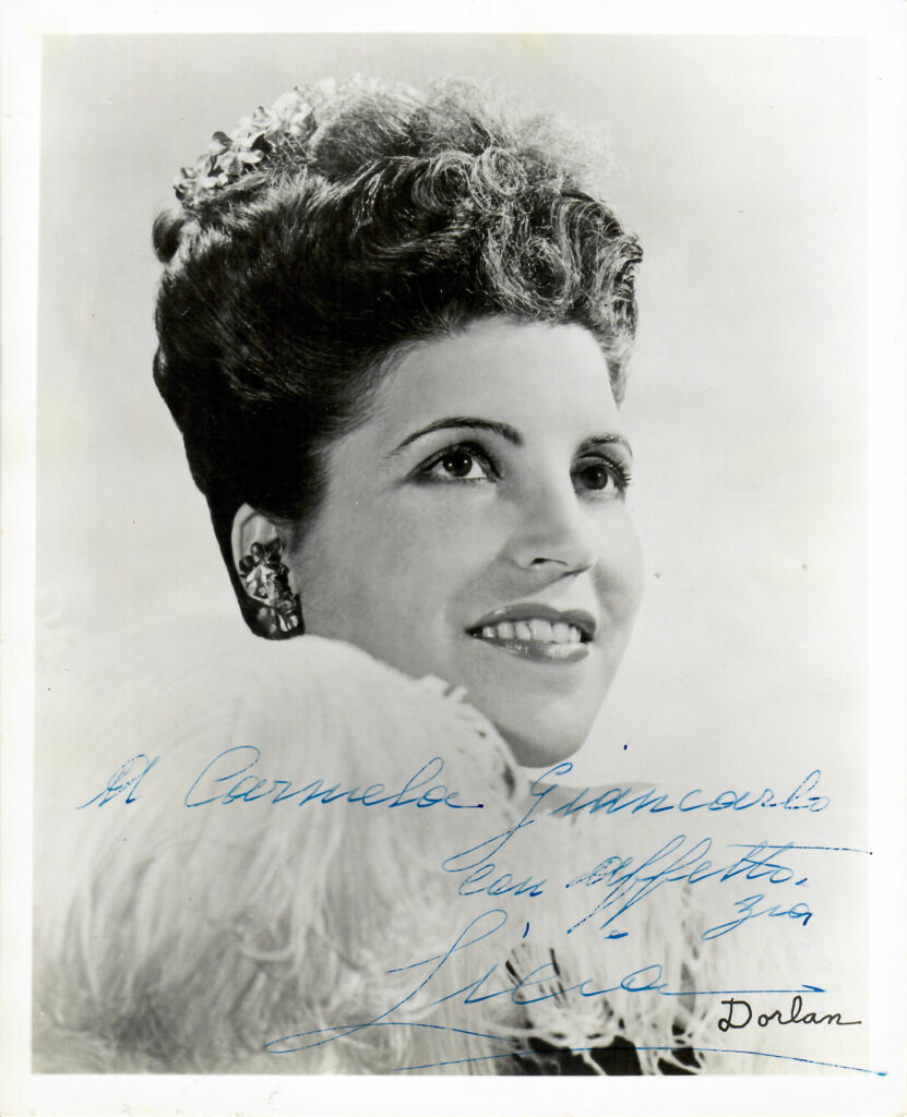 Zia Licia Albanese, ritratto in studio con la dedica ai miei genitori Carmela e Giancarlo